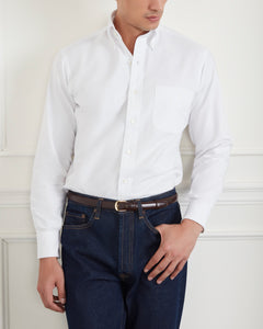 เสื้อเชิ้ตแขนยาว The Classic Button-Down Collar Cotton Oxford Shirt in Vintage White - Wardrobe Ministry