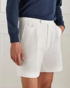 กางเกงขาสั้น Court Cotton-Twill Shorts in Pearl - Wardrobe Ministry